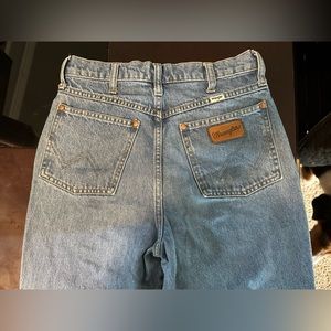 Women’s wrangler wide leg flare size 27